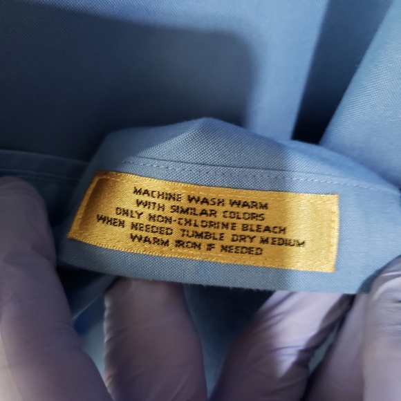 Roundtree & York-Gold-lot of-2-Men's button down shirts-M-gently pre-luved - Picture 4 of 9